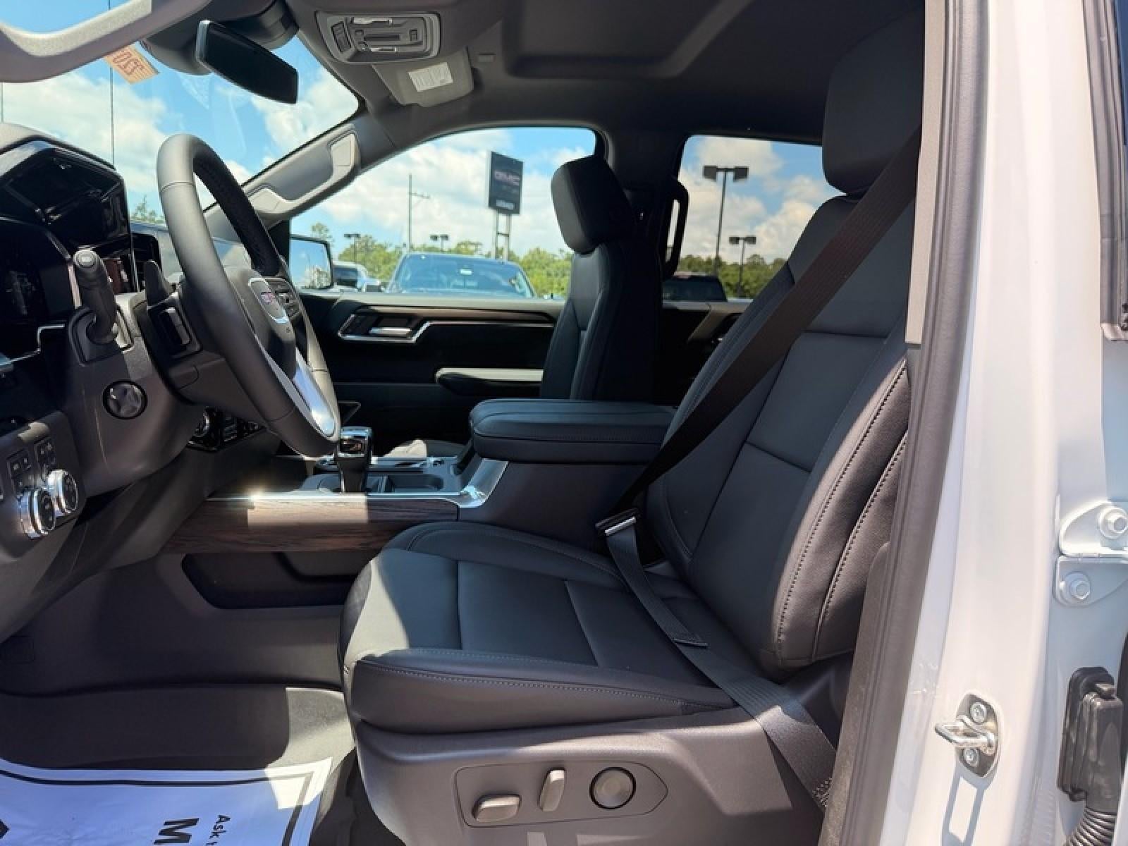2026 GMC Sierra 1500 Crew Cab Short Box 4-Wheel Drive SLT
