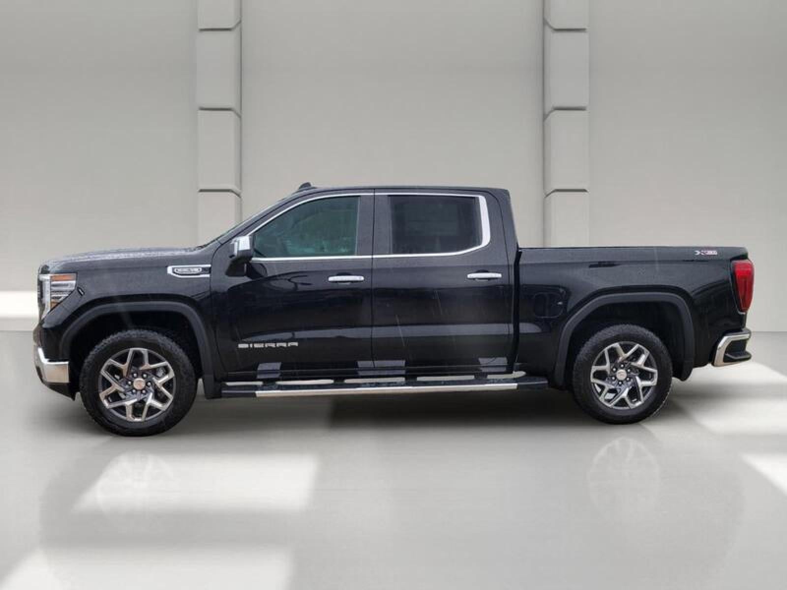 2026 GMC Sierra 1500 Crew Cab Short Box 4-Wheel Drive SLT