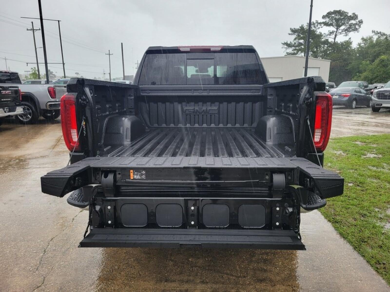 2026 GMC Sierra 1500 Crew Cab Short Box 4-Wheel Drive SLT