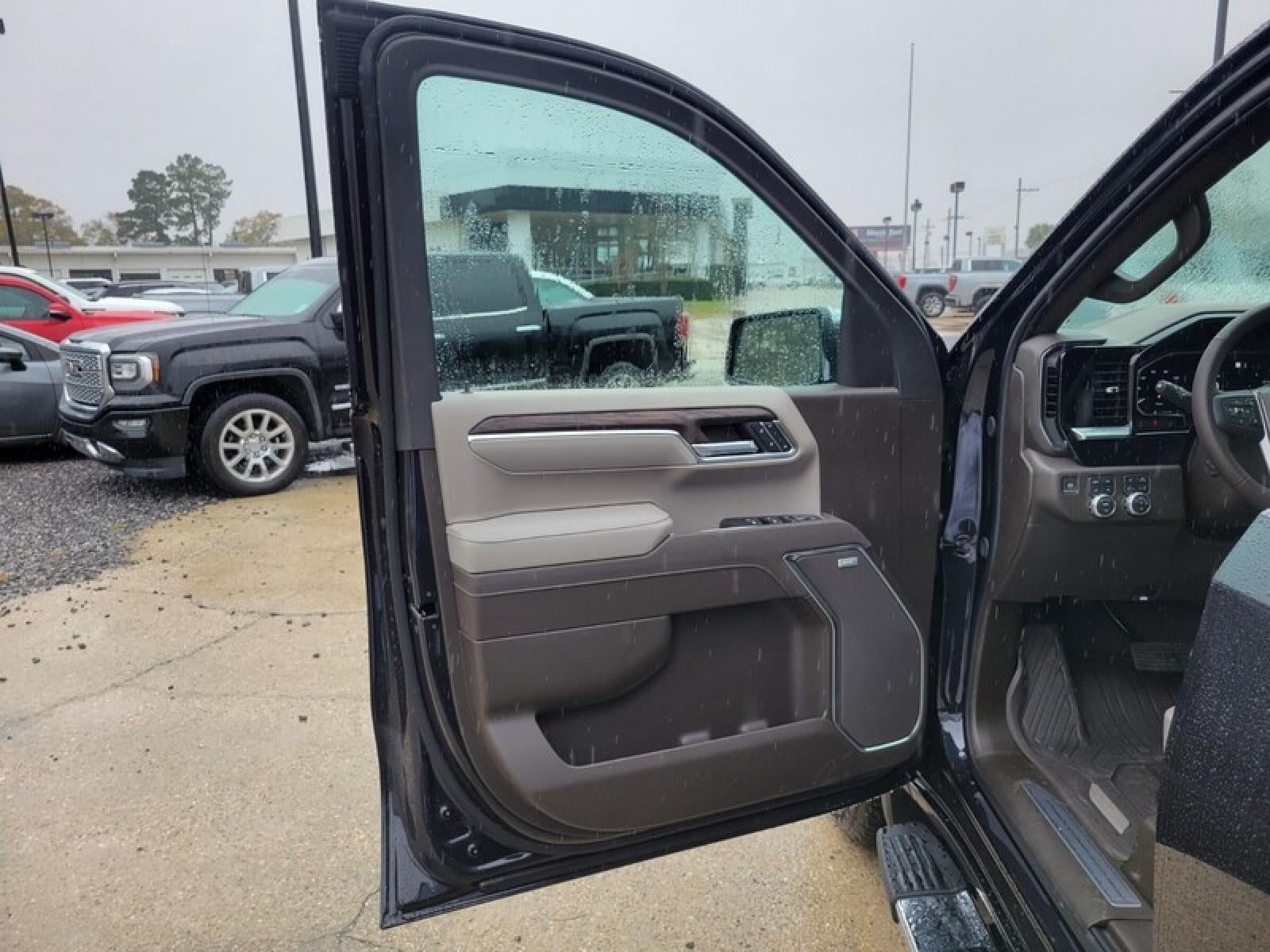 2026 GMC Sierra 1500 Crew Cab Short Box 4-Wheel Drive SLT