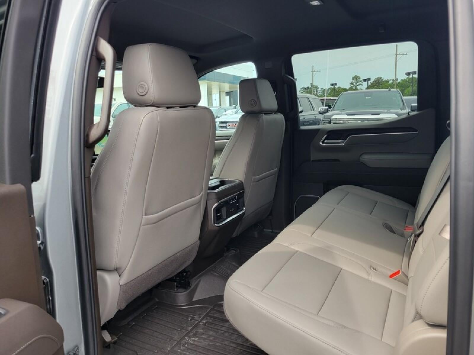 2026 GMC Sierra 1500 Crew Cab Short Box 4-Wheel Drive SLT