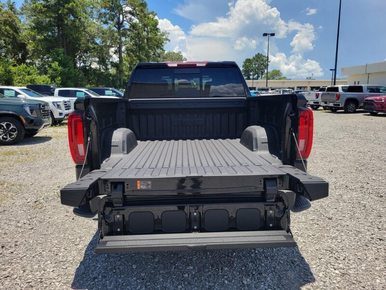 2026 GMC Sierra 1500 Crew Cab Short Box 4-Wheel Drive SLT