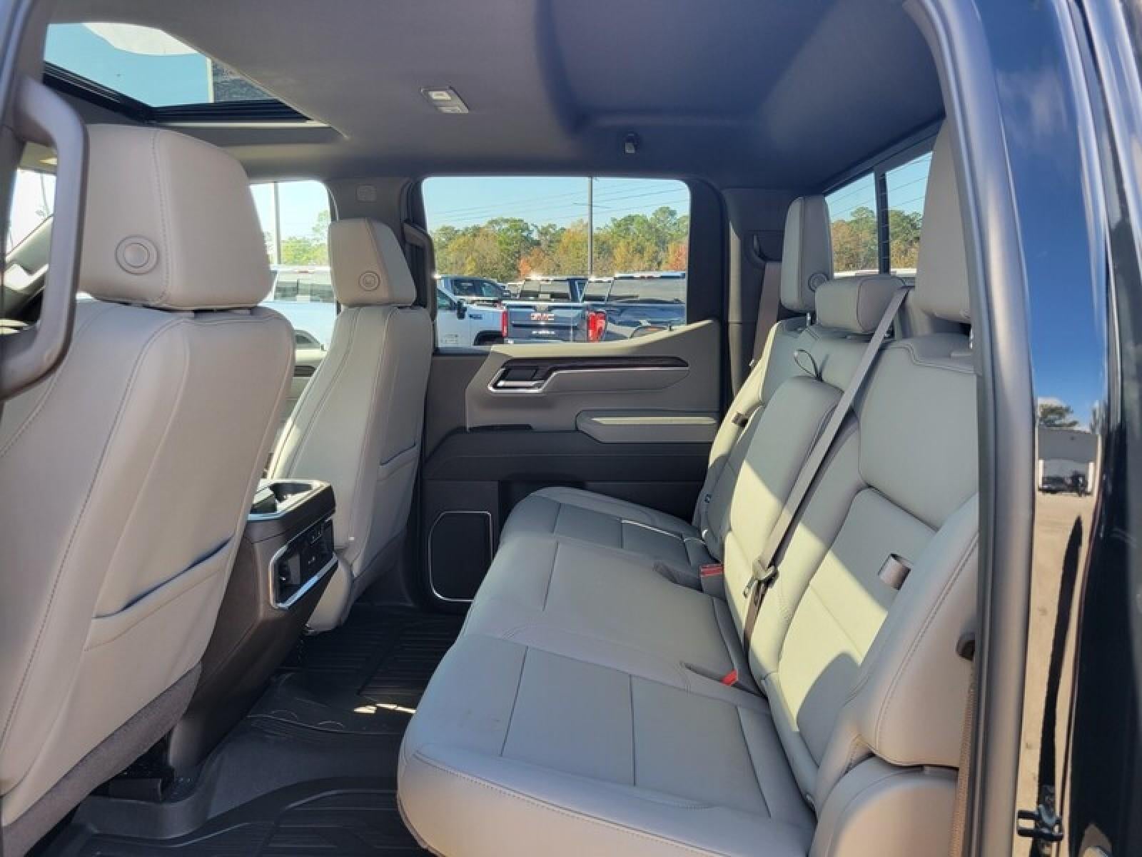 2026 GMC Sierra 1500 Crew Cab Short Box 4-Wheel Drive SLT