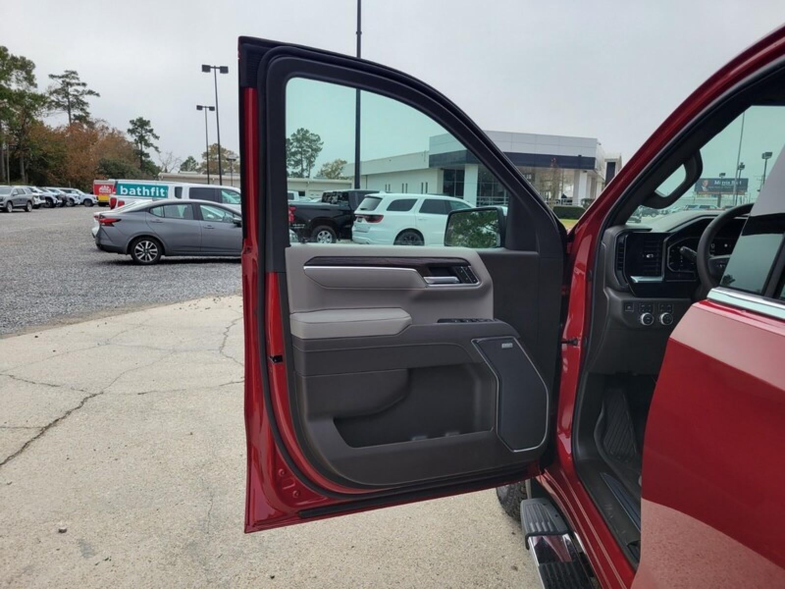 2026 GMC Sierra 1500 Crew Cab Short Box 4-Wheel Drive SLT