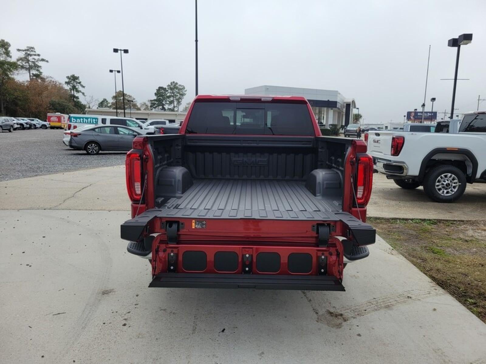 2026 GMC Sierra 1500 Crew Cab Short Box 4-Wheel Drive SLT