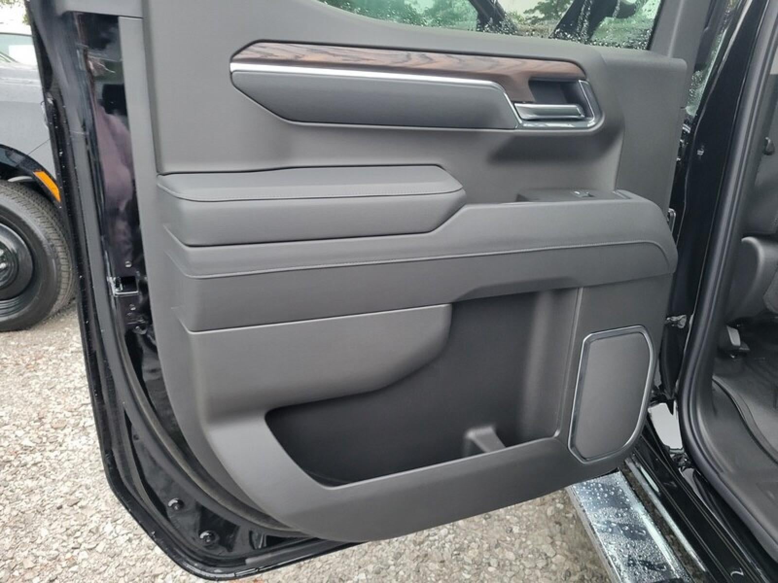 2026 GMC Sierra 1500 Crew Cab Standard Box 4-Wheel Drive SLT