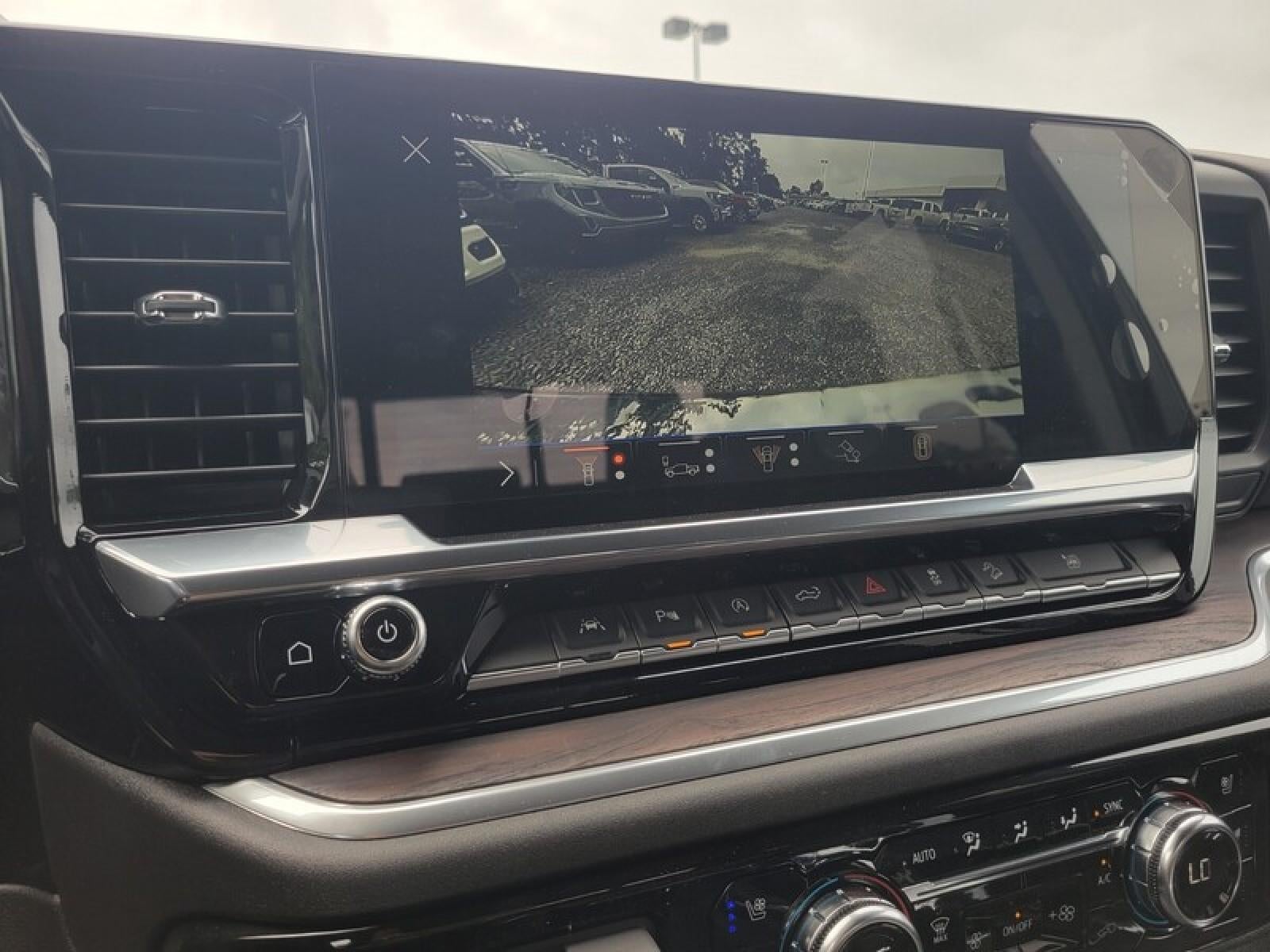 2026 GMC Sierra 1500 Crew Cab Short Box 4-Wheel Drive SLT