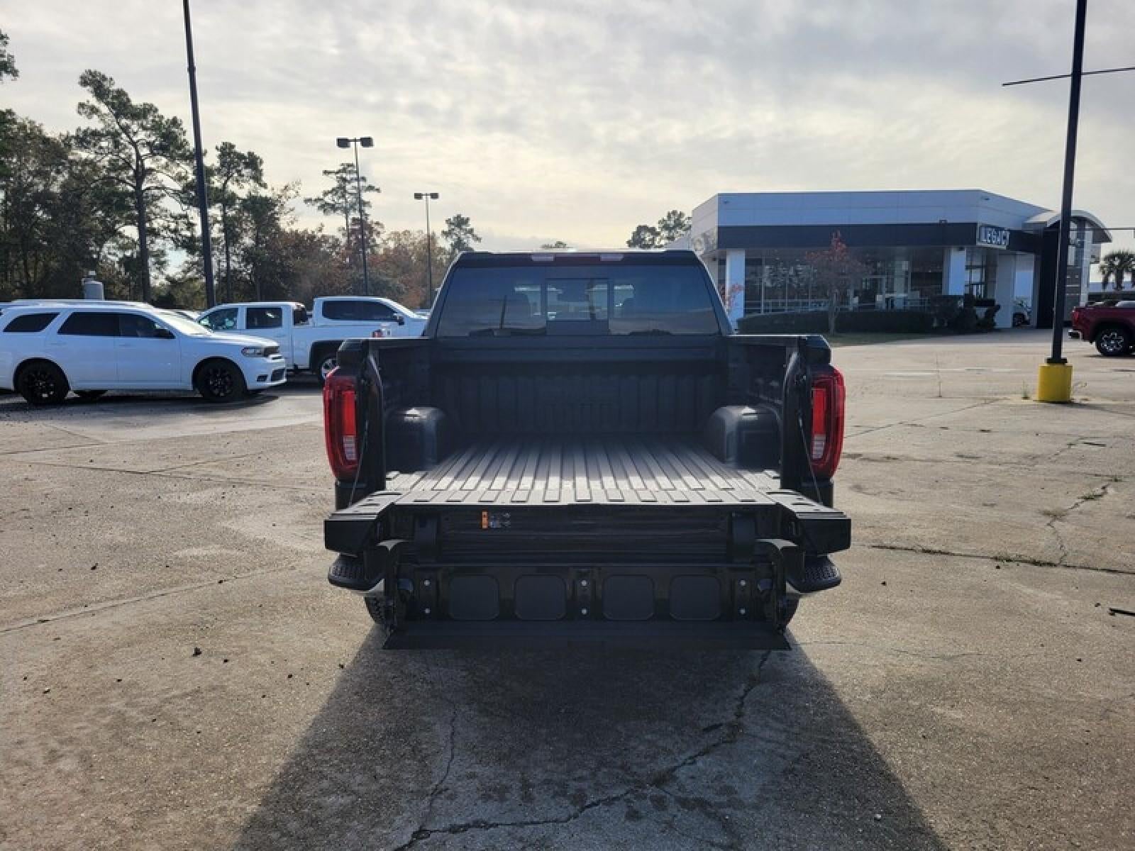 2026 GMC Sierra 1500 Crew Cab Short Box 4-Wheel Drive SLT