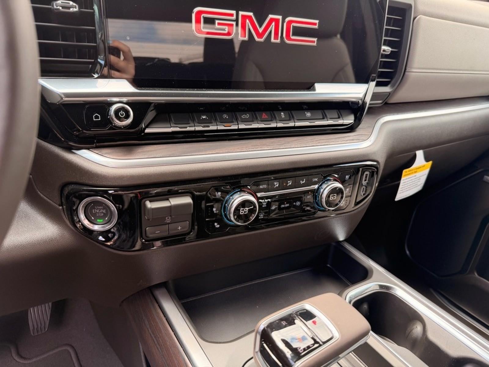 2026 GMC Sierra 1500 Crew Cab Short Box 4-Wheel Drive SLT