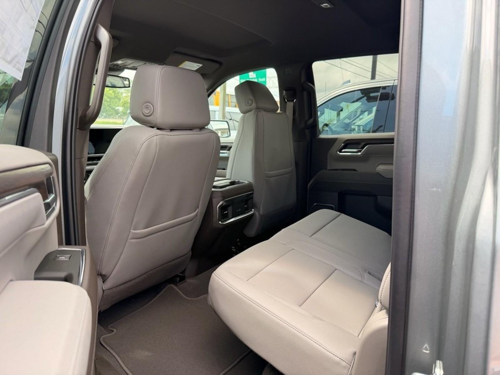 2026 GMC Sierra 1500 Crew Cab Short Box 4-Wheel Drive SLT