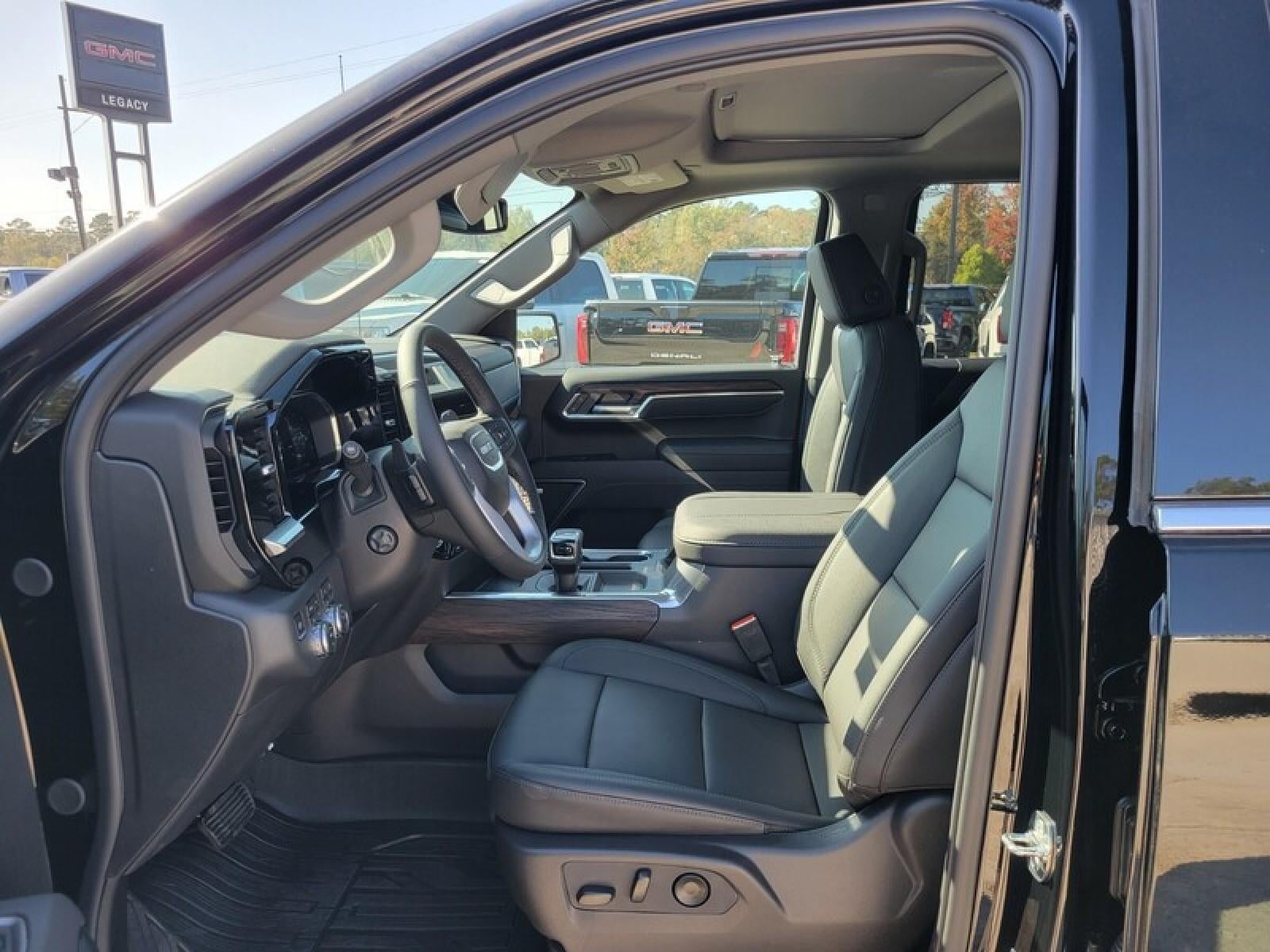 2026 GMC Sierra 1500 Crew Cab Short Box 4-Wheel Drive SLT