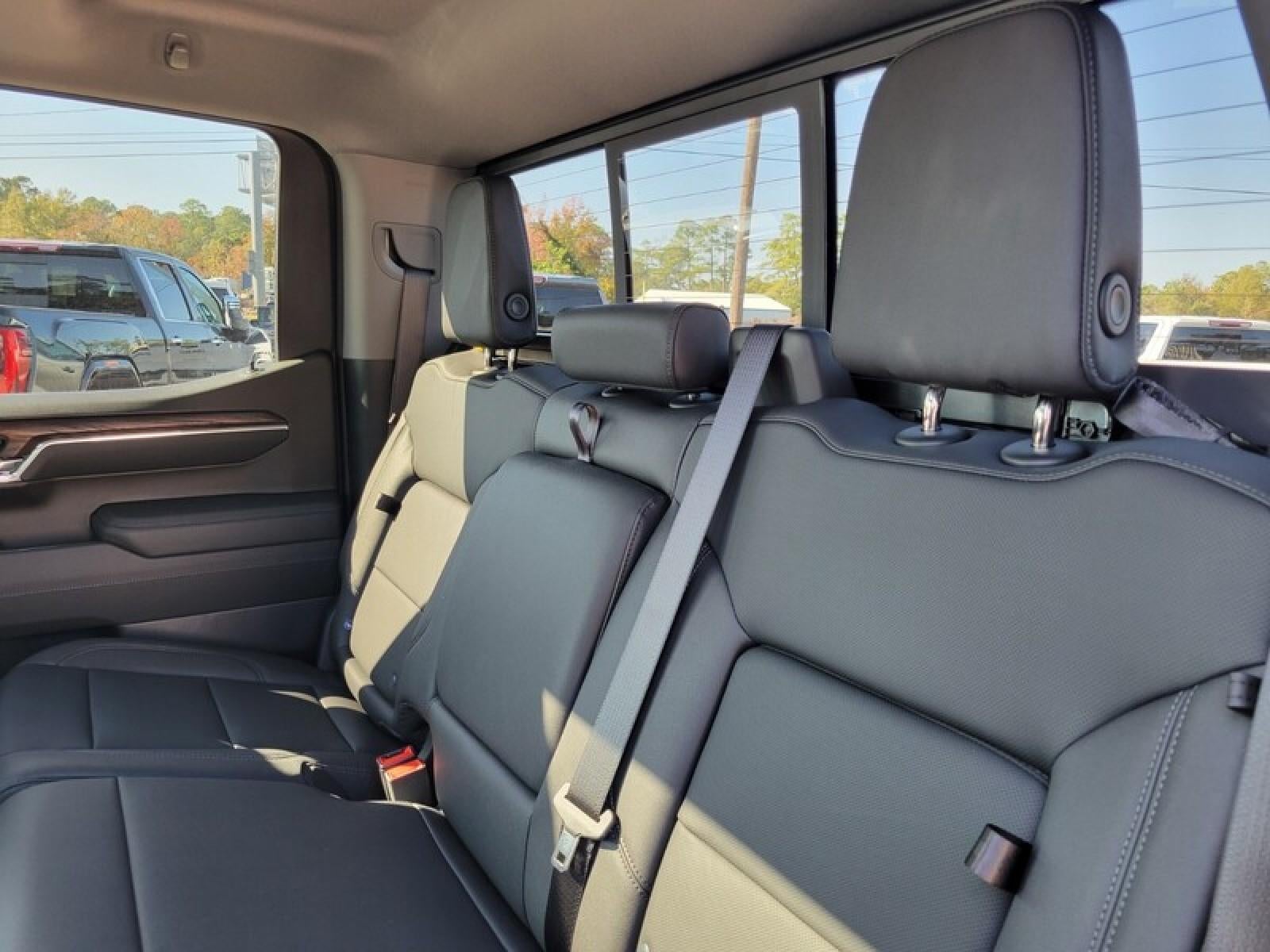 2026 GMC Sierra 1500 Crew Cab Short Box 4-Wheel Drive SLT