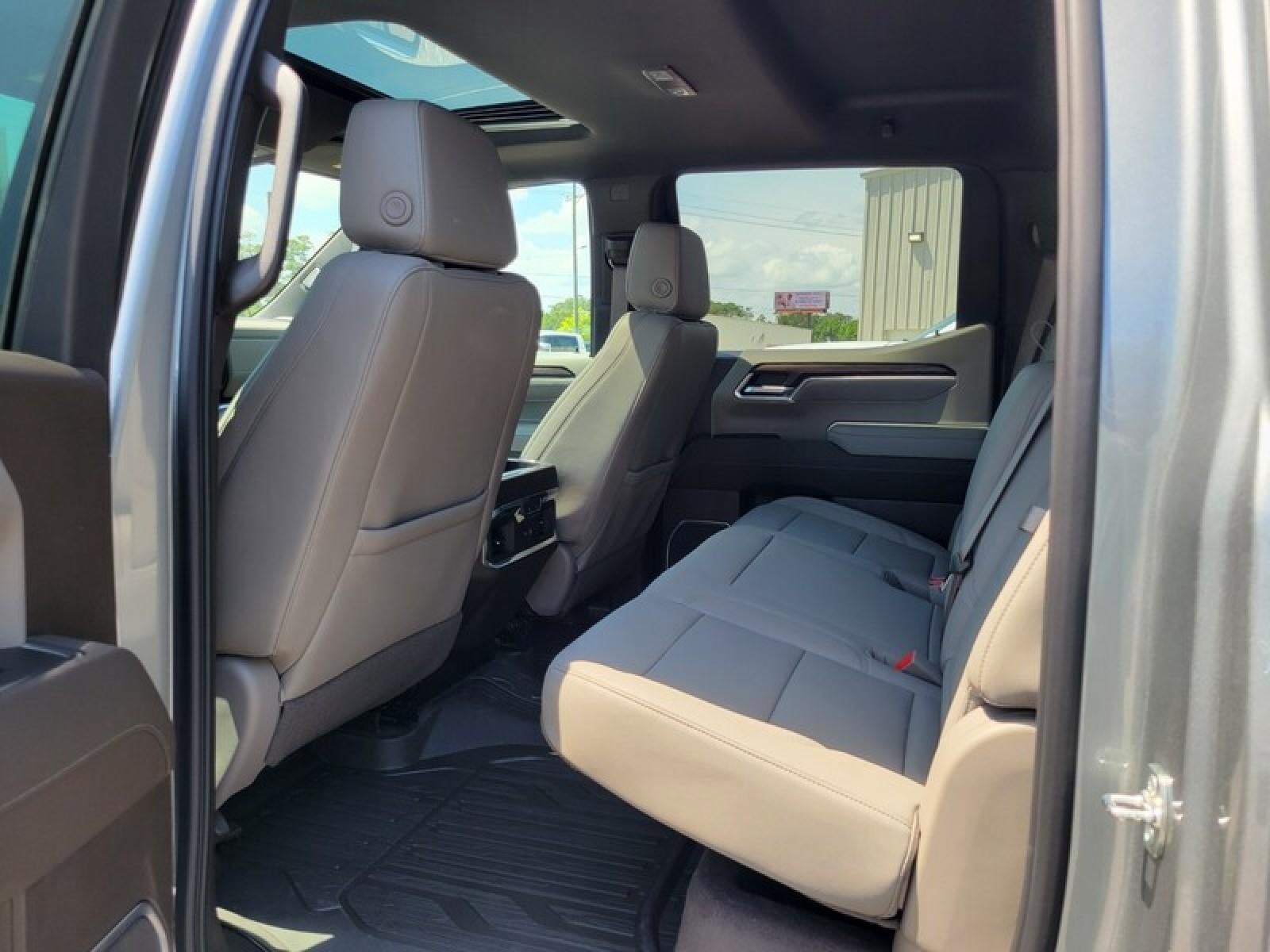2026 GMC Sierra 1500 Crew Cab Short Box 4-Wheel Drive SLT