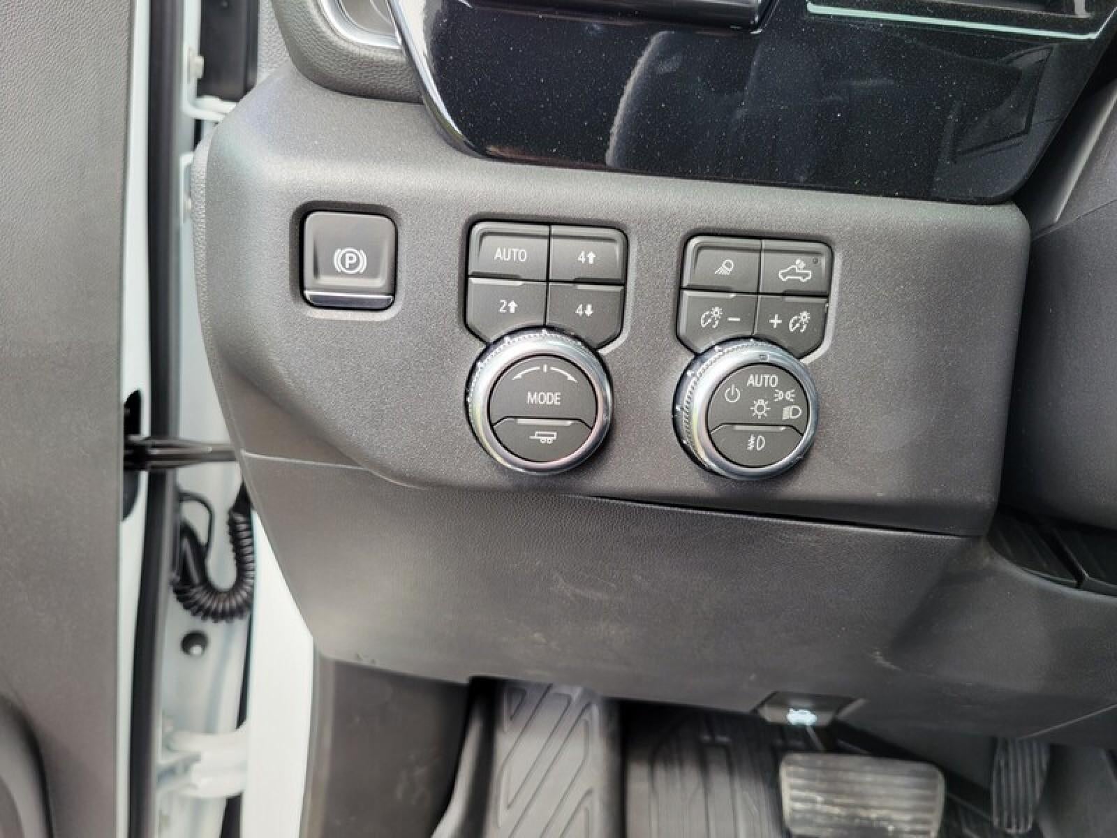 2026 GMC Sierra 1500 Crew Cab Short Box 4-Wheel Drive SLT