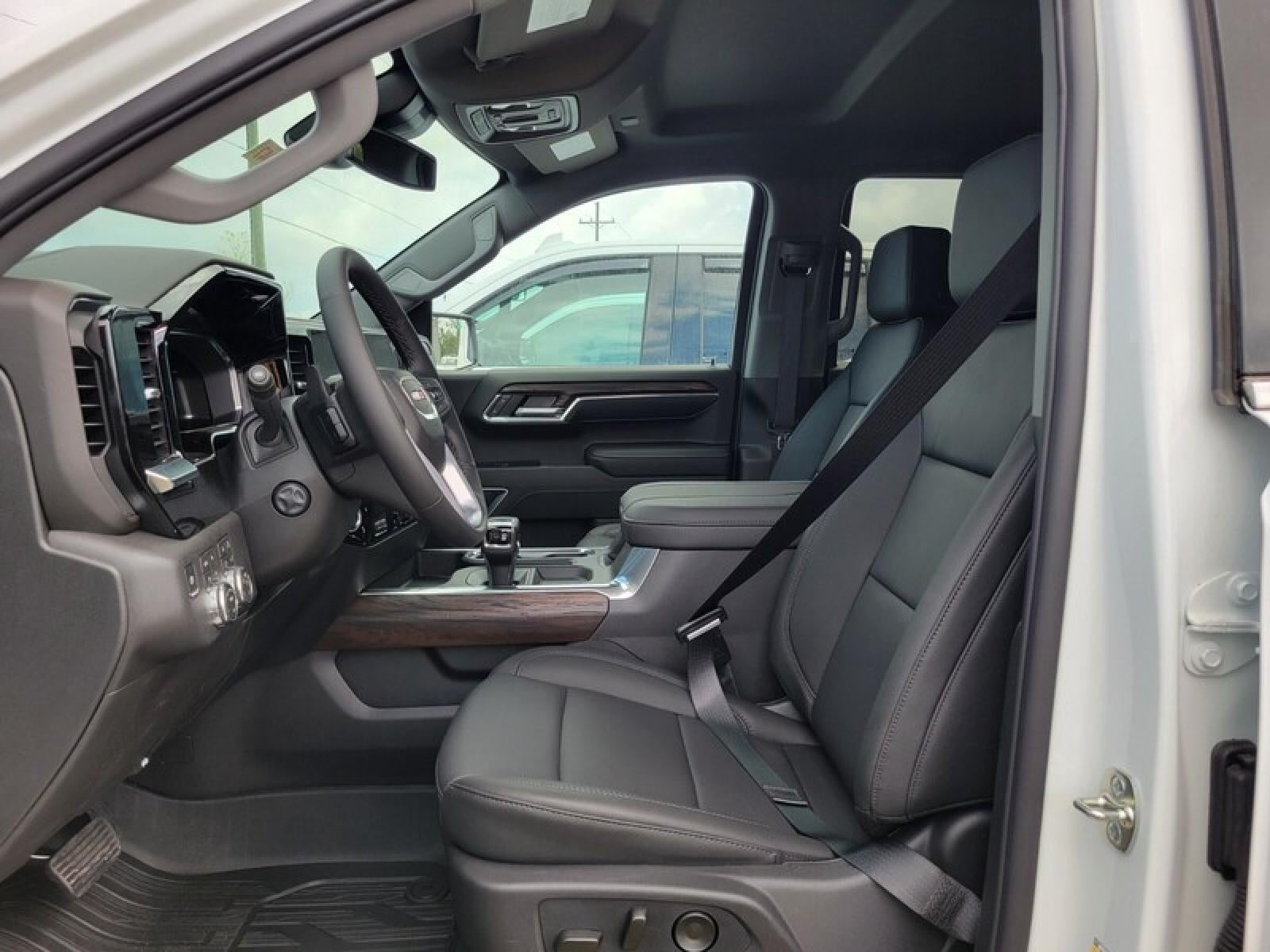 2026 GMC Sierra 1500 Crew Cab Short Box 4-Wheel Drive SLT