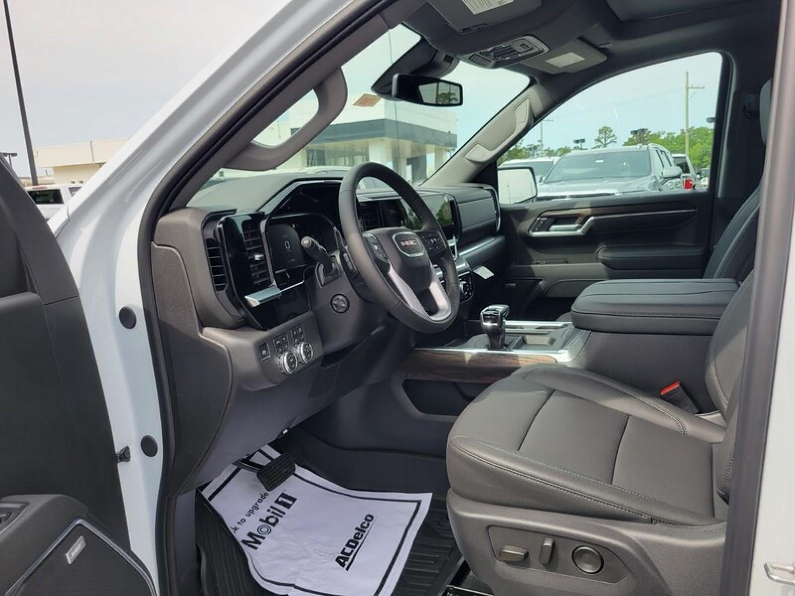 2026 GMC Sierra 1500 Crew Cab Short Box 4-Wheel Drive SLT