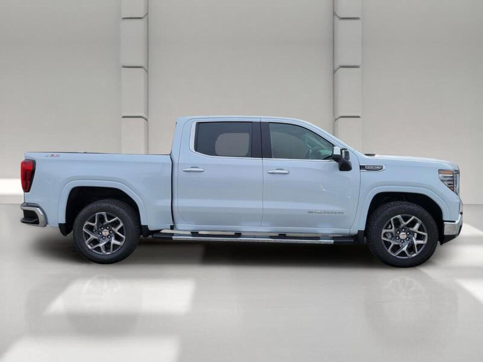 2026 GMC Sierra 1500 Crew Cab Short Box 4-Wheel Drive SLT