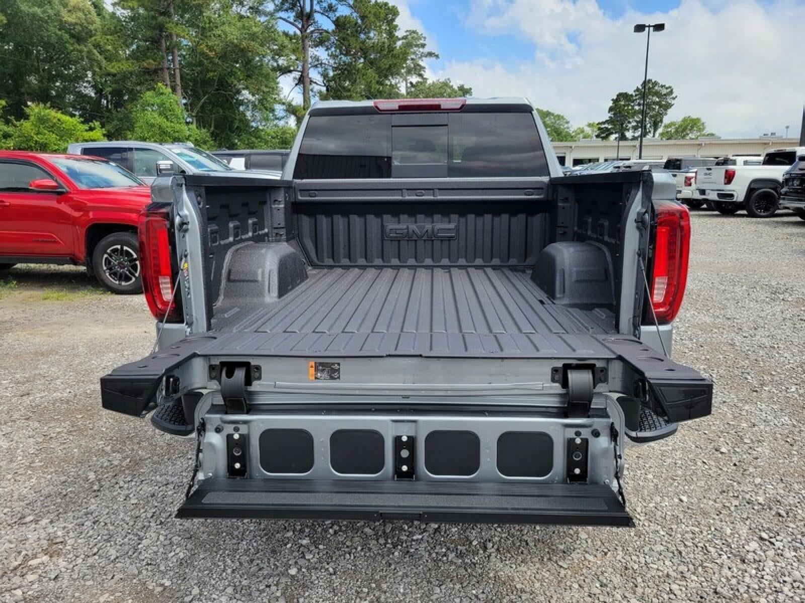 2026 GMC Sierra 1500 Crew Cab Short Box 4-Wheel Drive SLT
