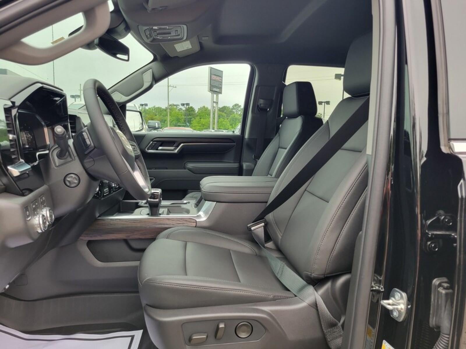 2026 GMC Sierra 1500 Crew Cab Short Box 4-Wheel Drive SLT