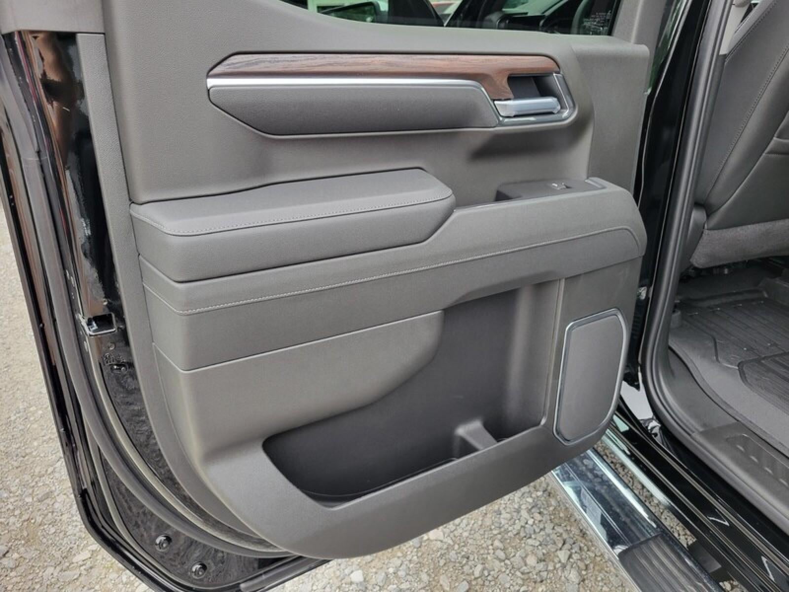 2026 GMC Sierra 1500 Crew Cab Short Box 4-Wheel Drive SLT