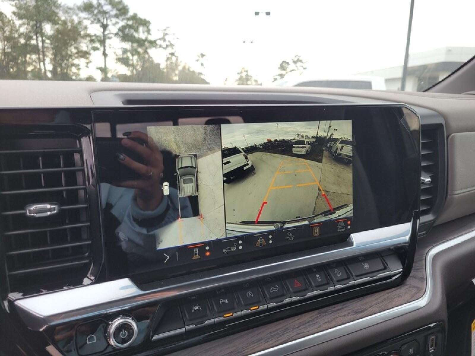 2026 GMC Sierra 1500 Crew Cab Short Box 4-Wheel Drive SLT