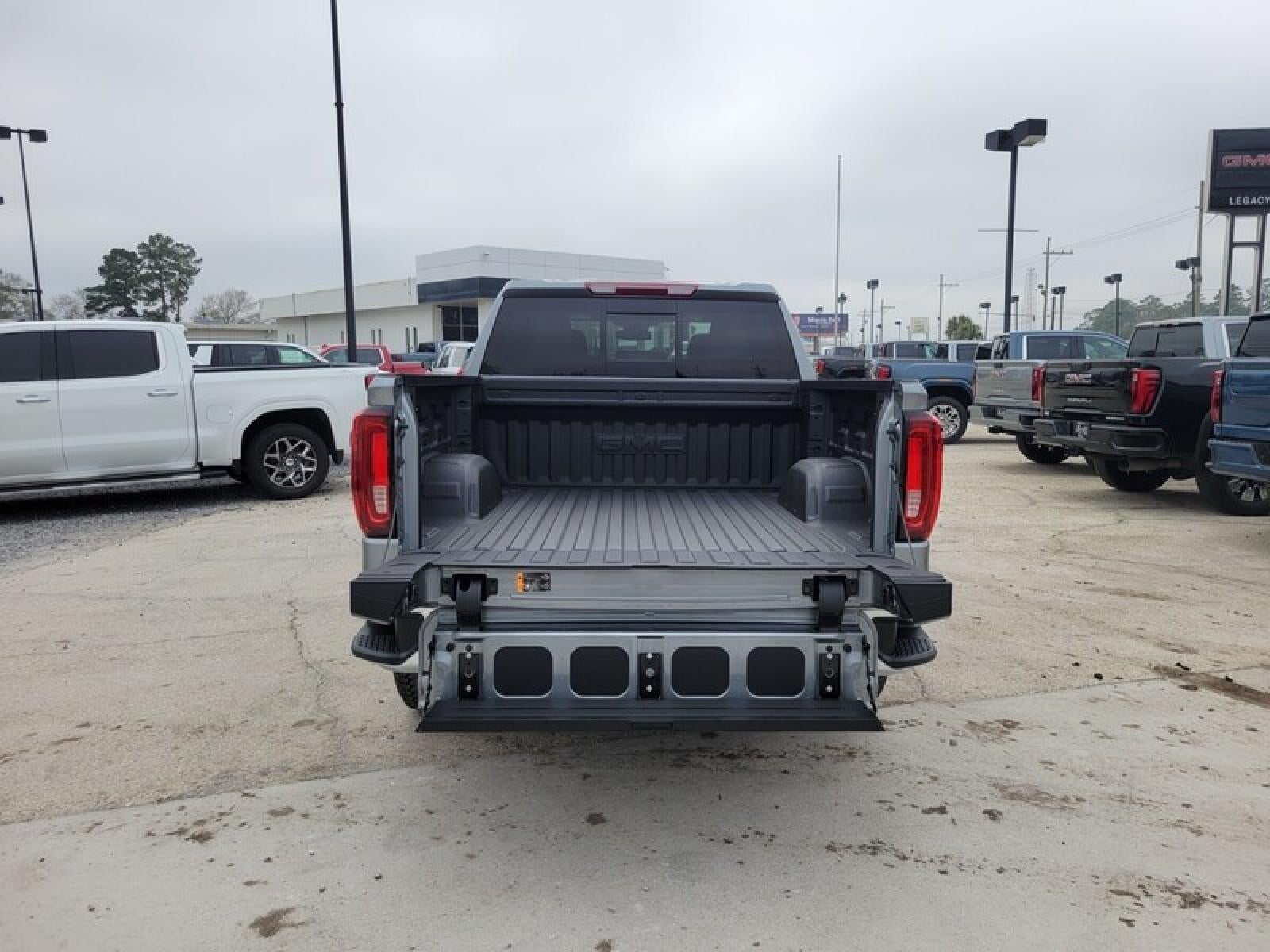 2026 GMC Sierra 1500 Crew Cab Short Box 4-Wheel Drive SLT