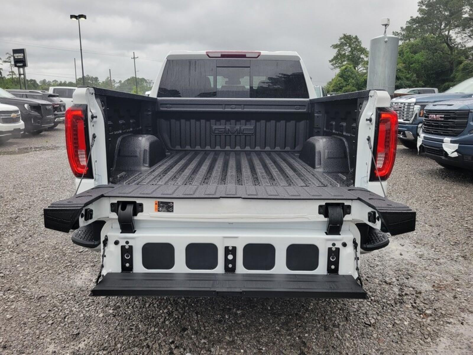 2026 GMC Sierra 1500 Crew Cab Short Box 4-Wheel Drive SLT