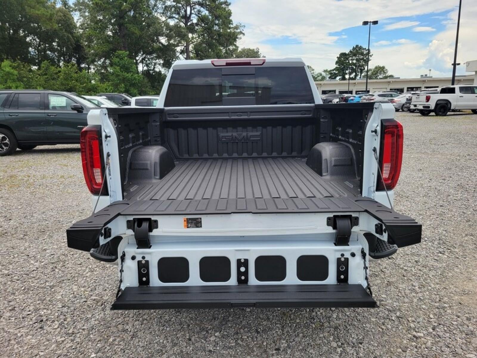 2026 GMC Sierra 1500 Crew Cab Short Box 4-Wheel Drive SLT