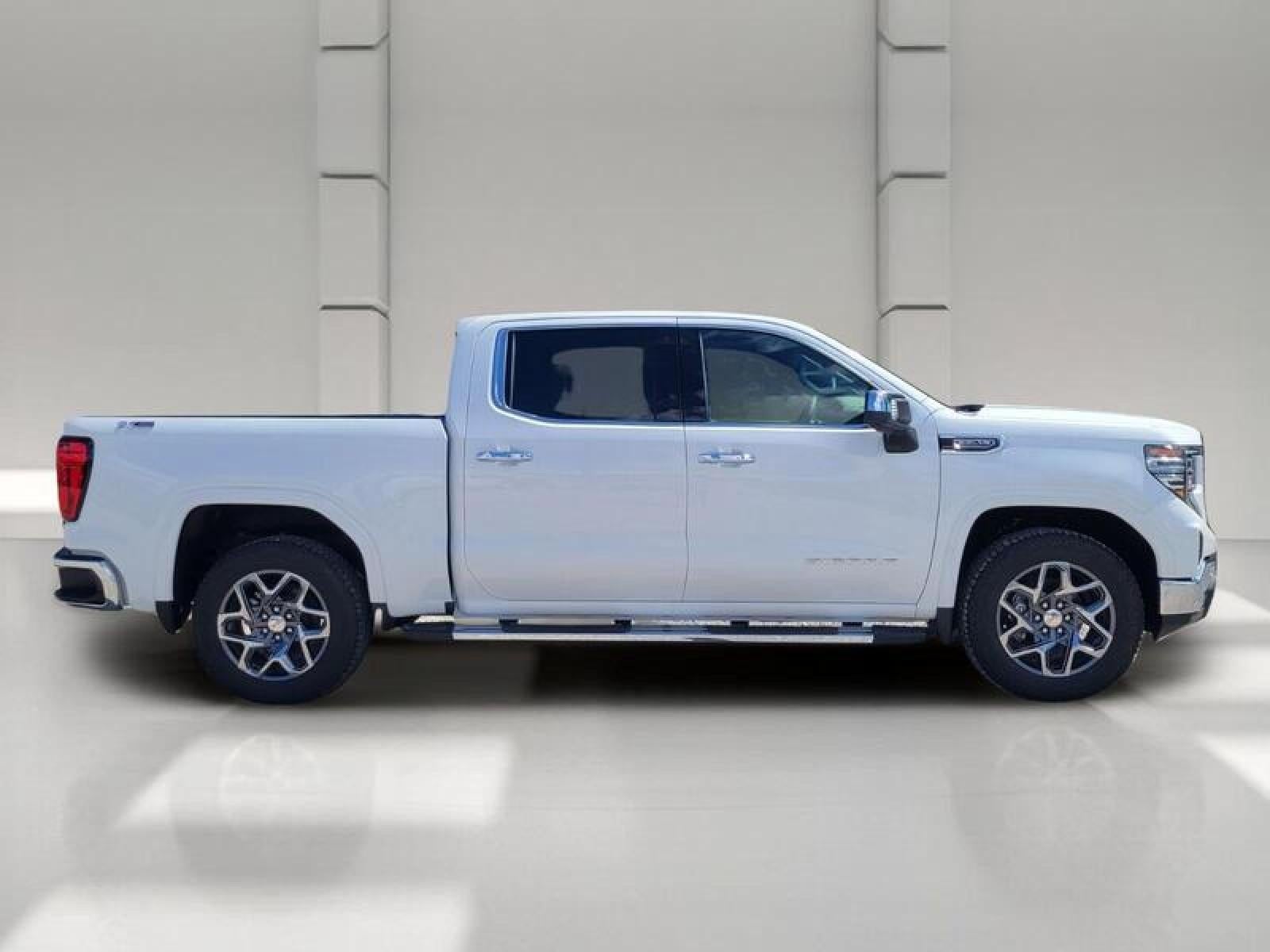 2026 GMC Sierra 1500 Crew Cab Short Box 4-Wheel Drive SLT