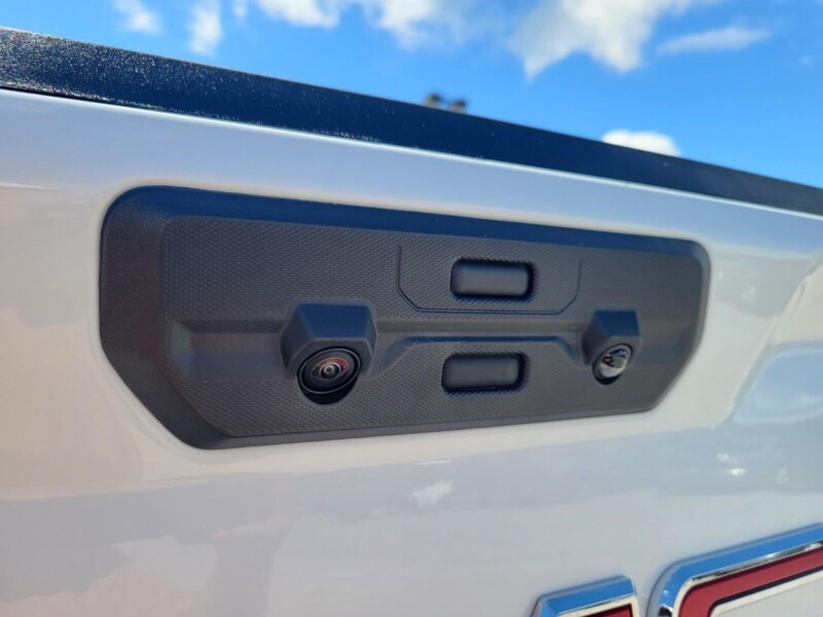 2026 GMC Sierra 1500 Crew Cab Short Box 4-Wheel Drive SLT