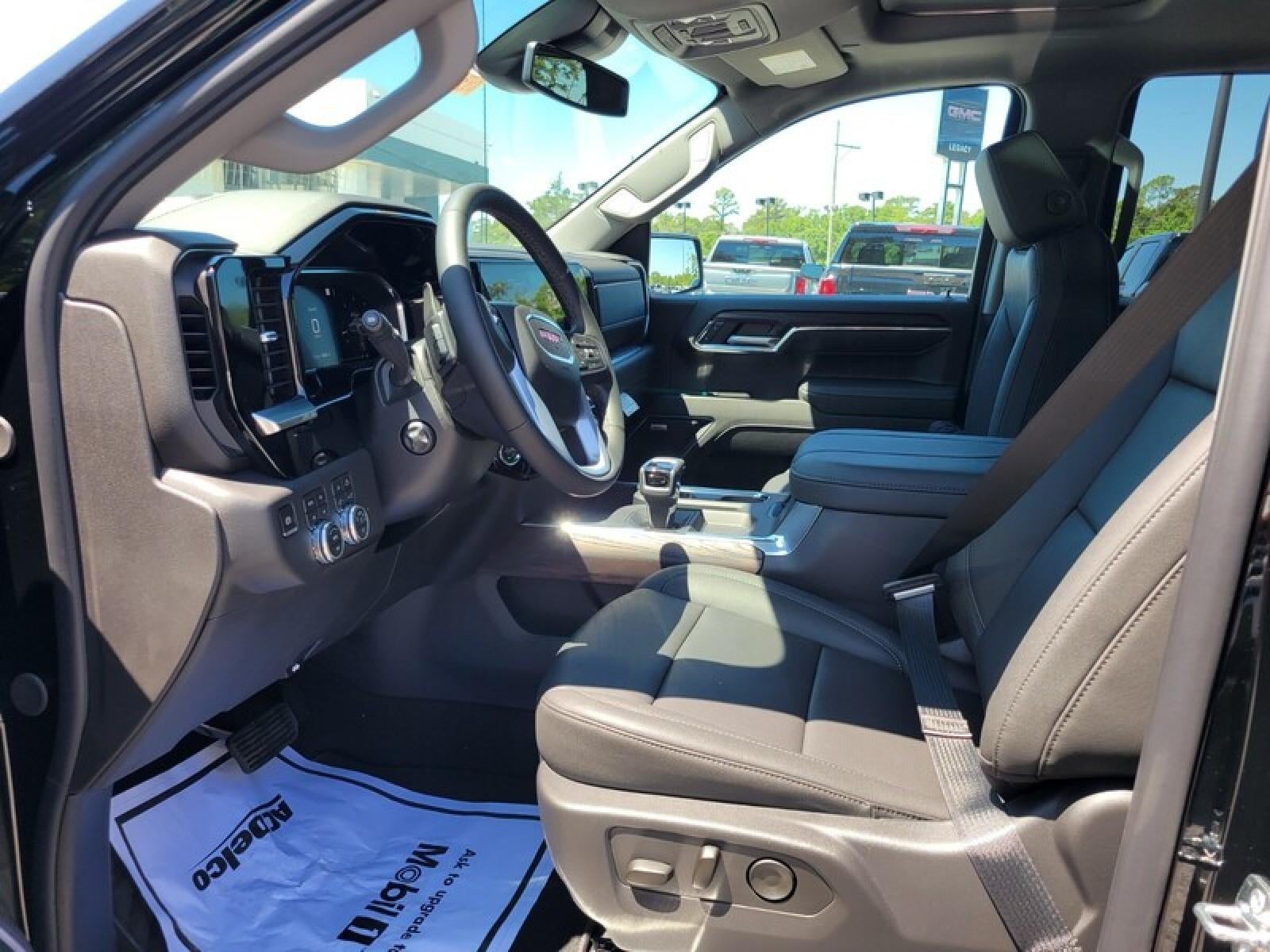 2026 GMC Sierra 1500 Crew Cab Short Box 4-Wheel Drive SLT