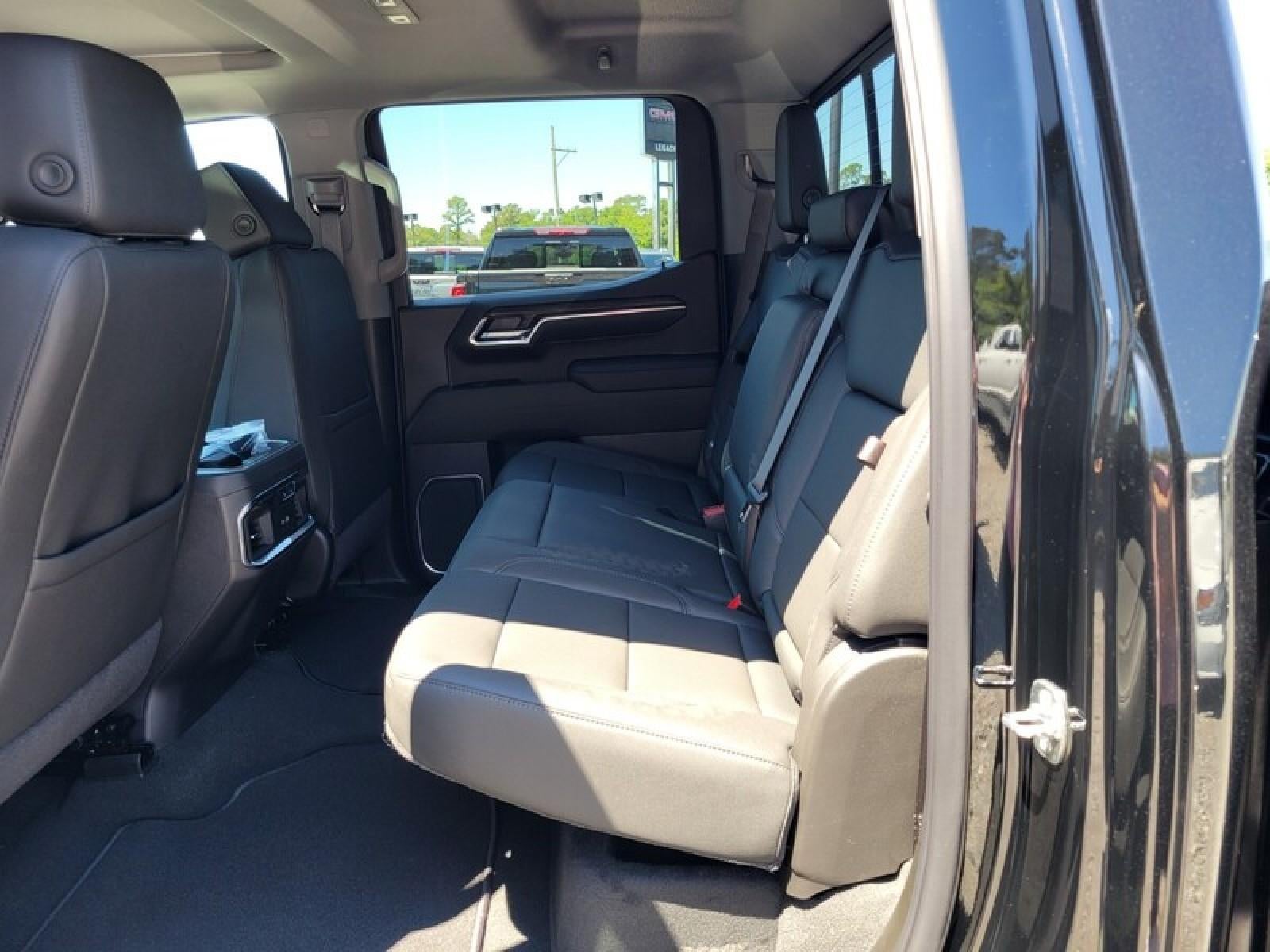 2026 GMC Sierra 1500 Crew Cab Short Box 4-Wheel Drive SLT