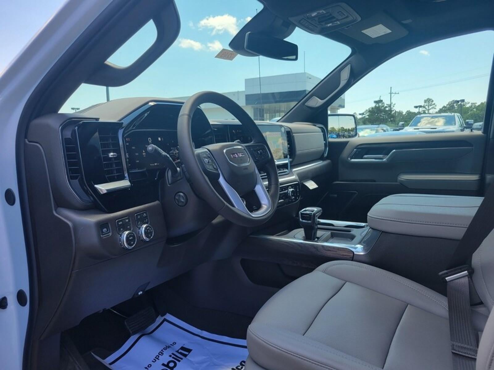 2026 GMC Sierra 1500 Crew Cab Short Box 4-Wheel Drive SLT