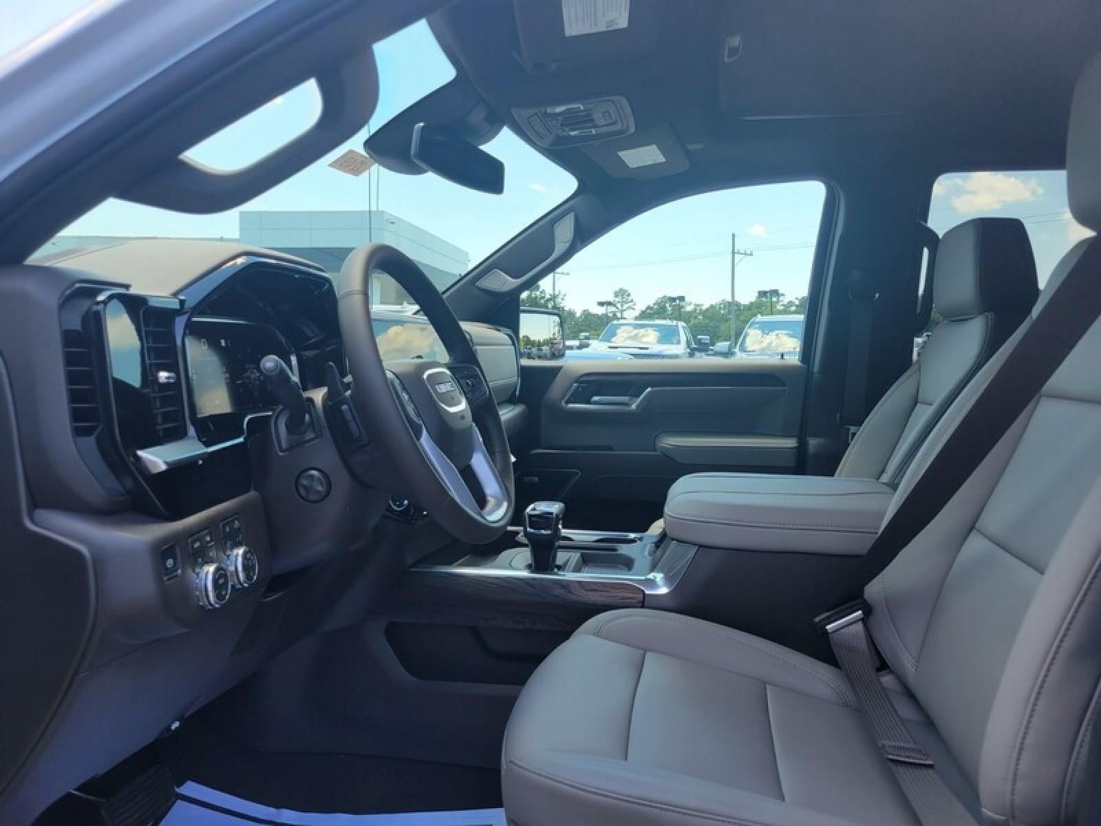 2026 GMC Sierra 1500 Crew Cab Short Box 4-Wheel Drive SLT