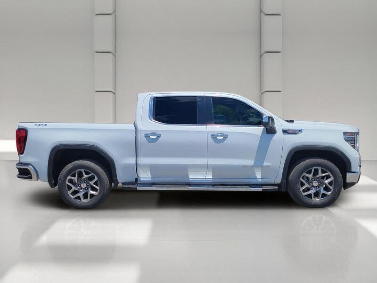 2026 GMC Sierra 1500 Crew Cab Short Box 4-Wheel Drive SLT