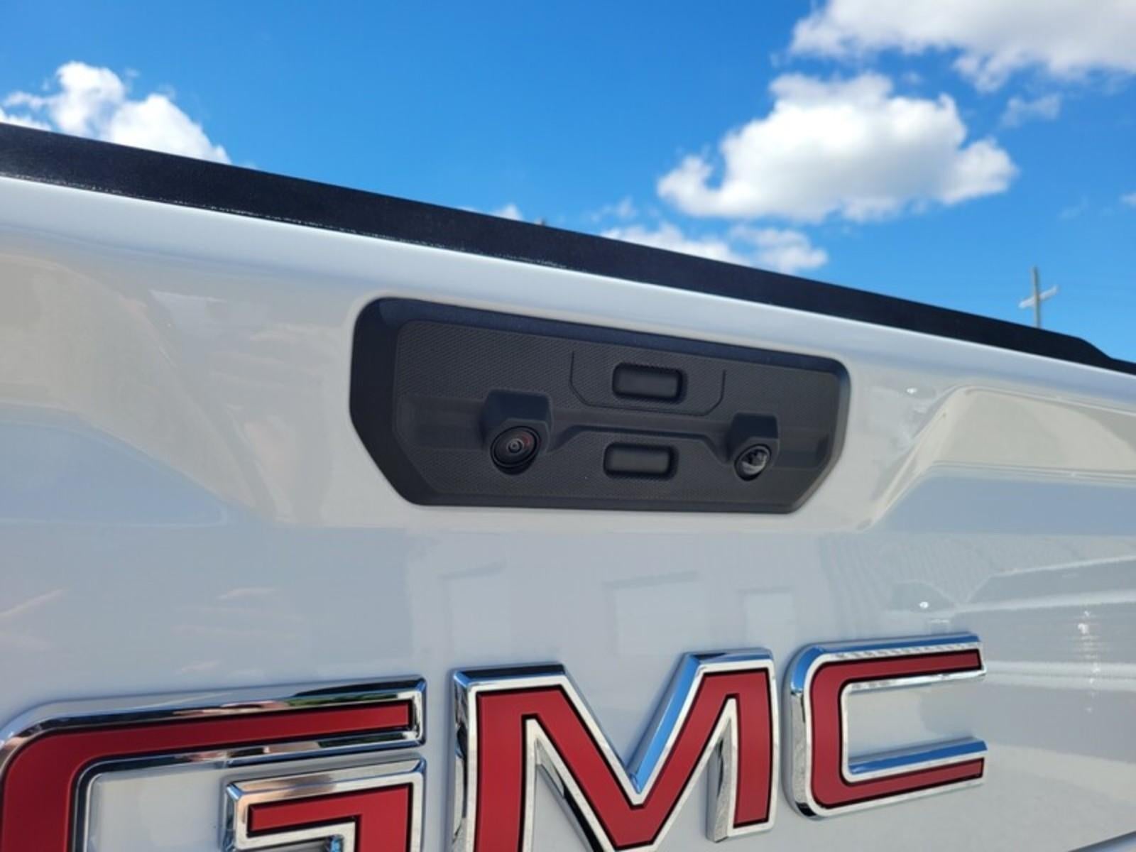 2026 GMC Sierra 1500 AT4 - Photo 7