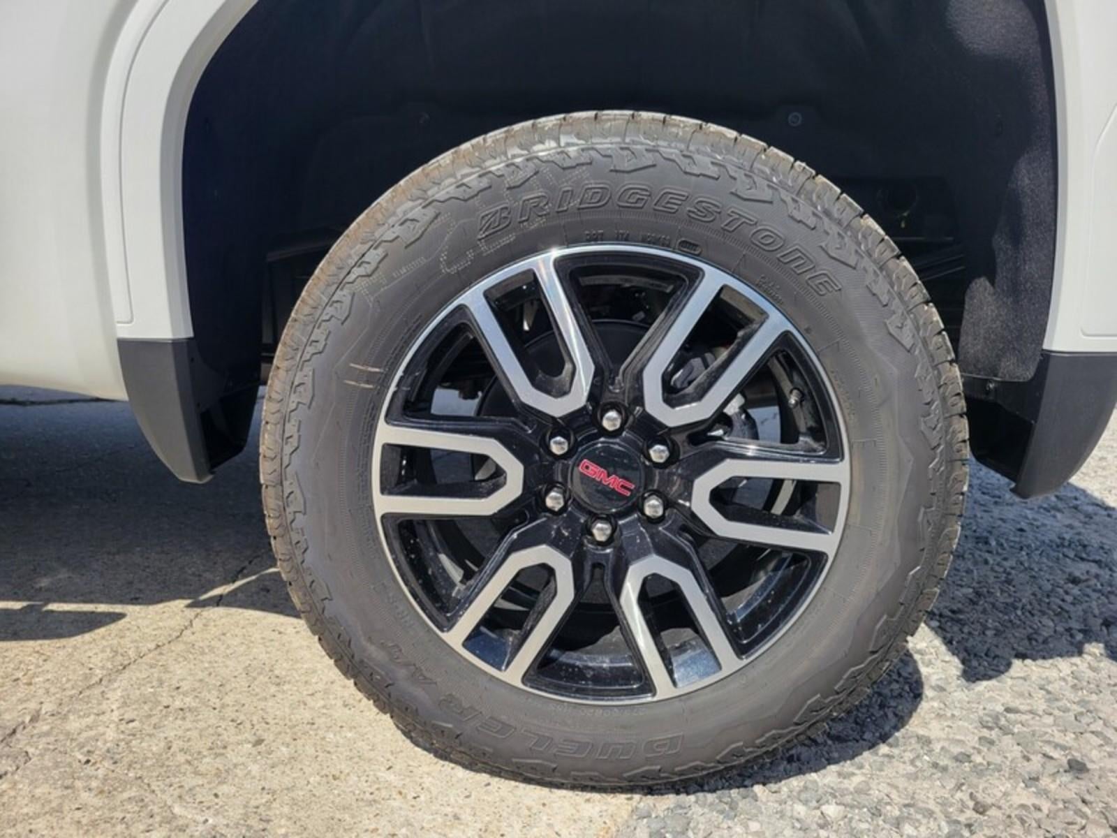 2026 GMC Sierra 1500 AT4 - Photo 9