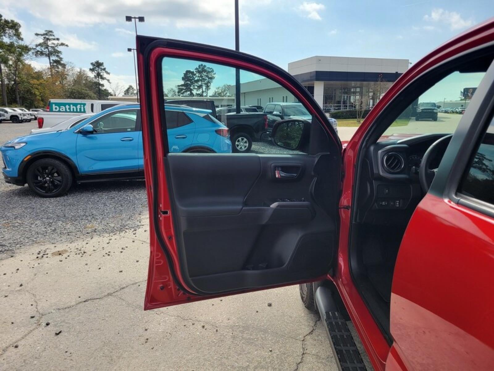 2022 Toyota Tacoma 2WD SR5