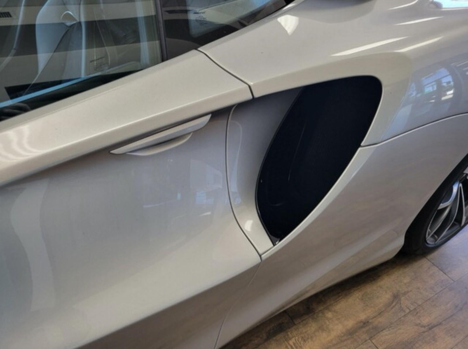 2023 McLaren Artura Base