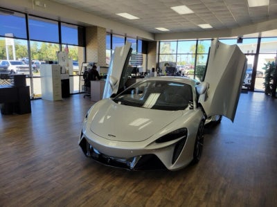 2023 McLaren Artura Base