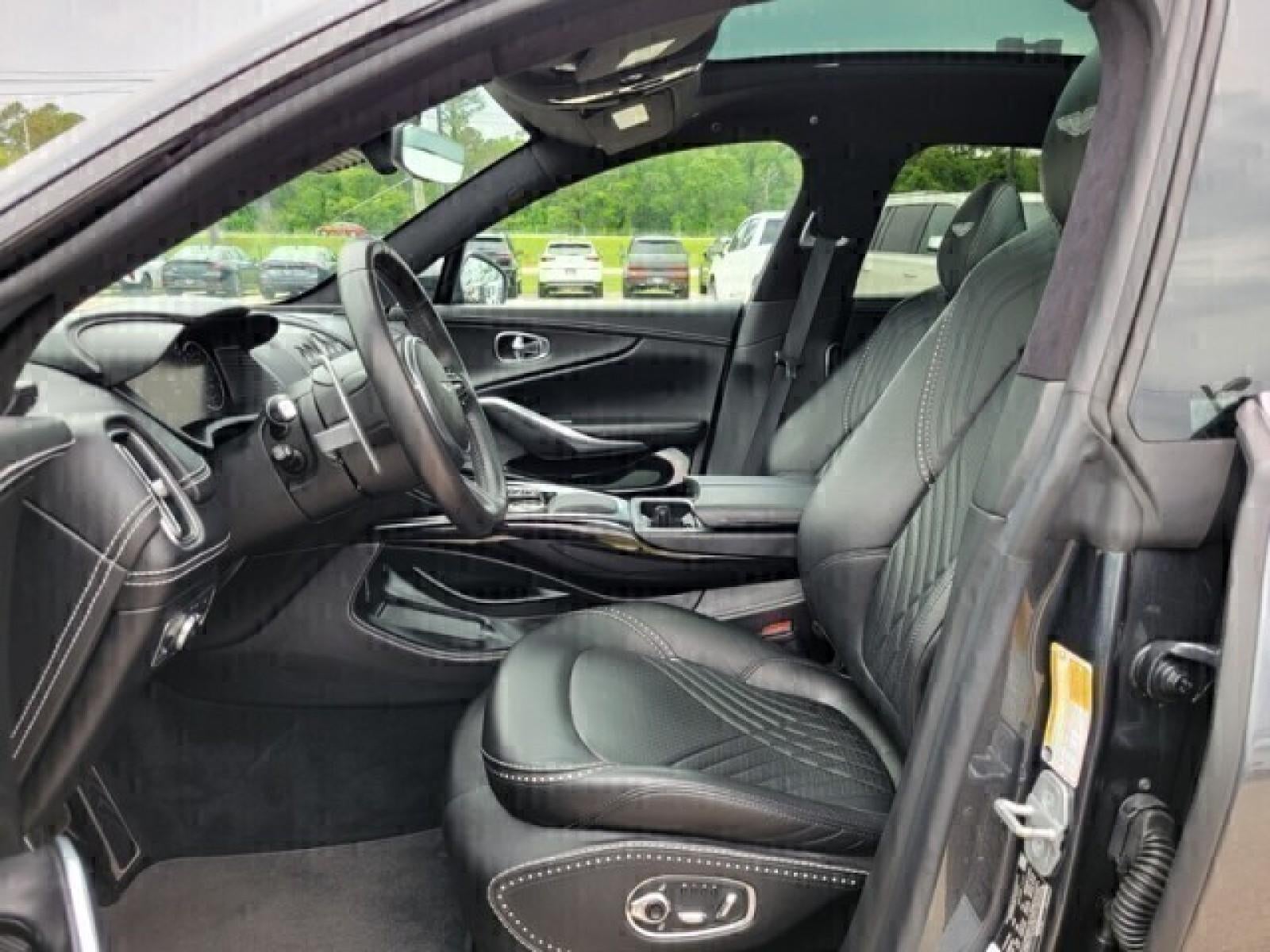 2021 Aston Martin DBX Base