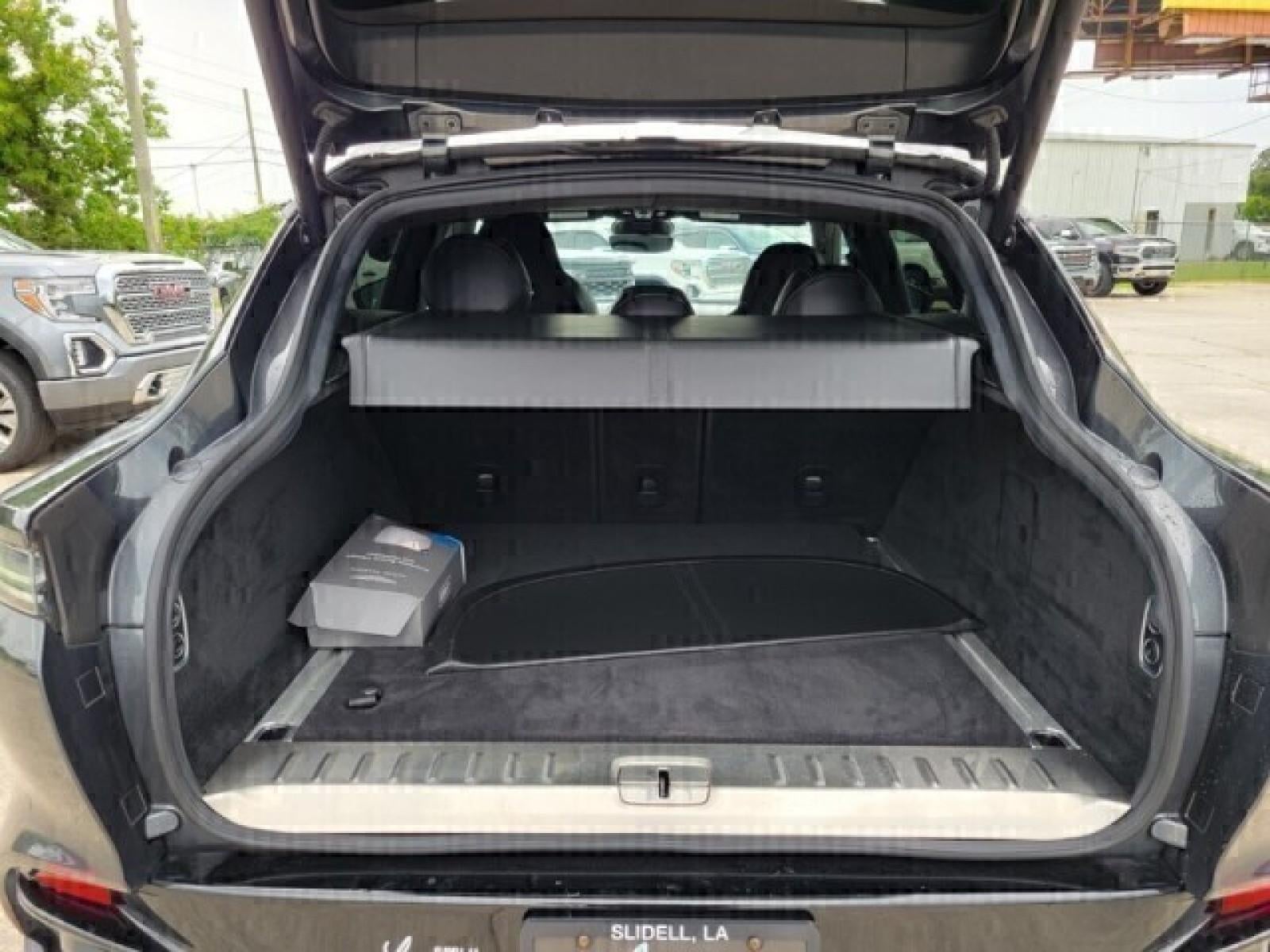 2021 Aston Martin DBX Base