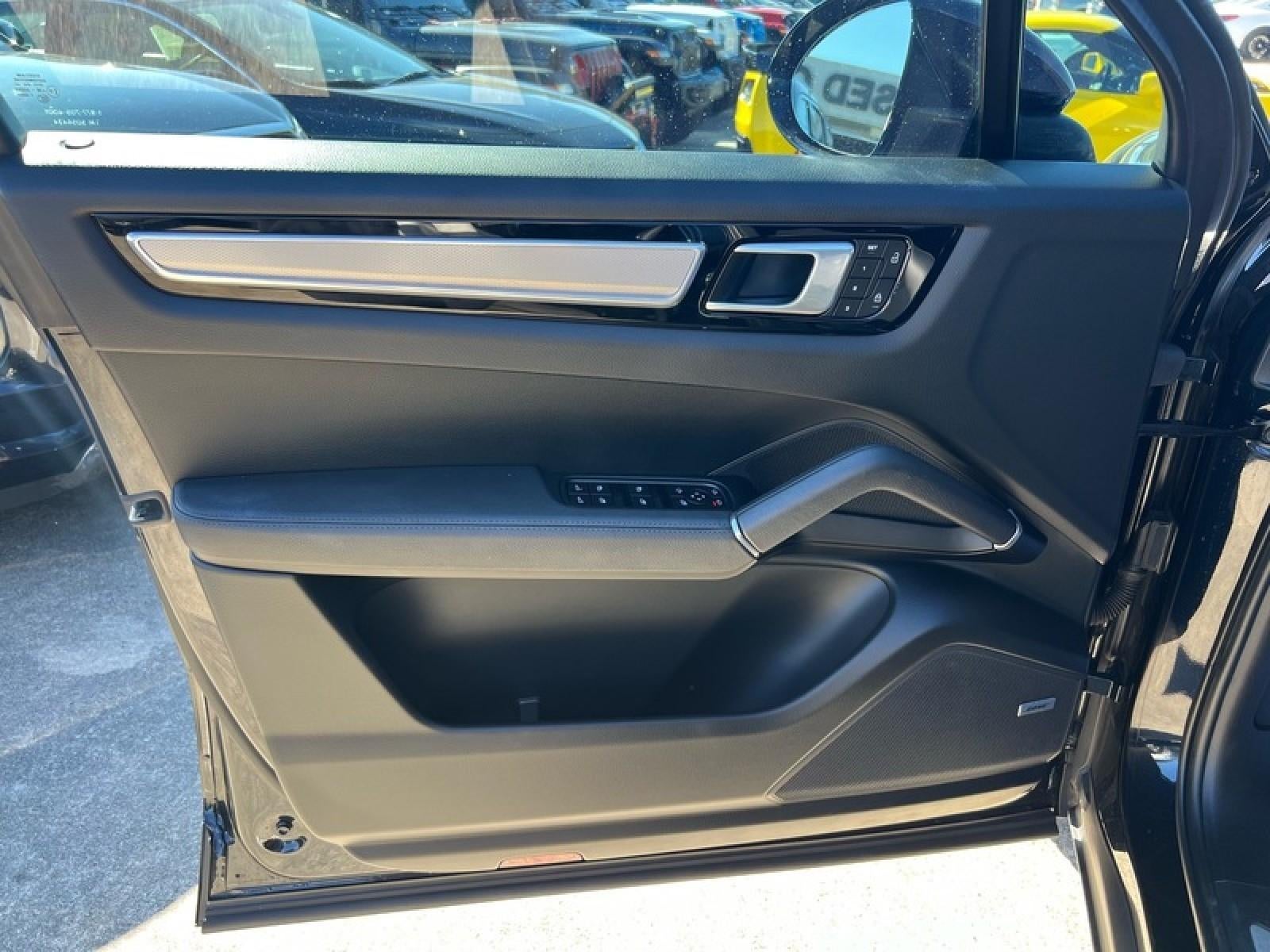 2023 Porsche Cayenne Base