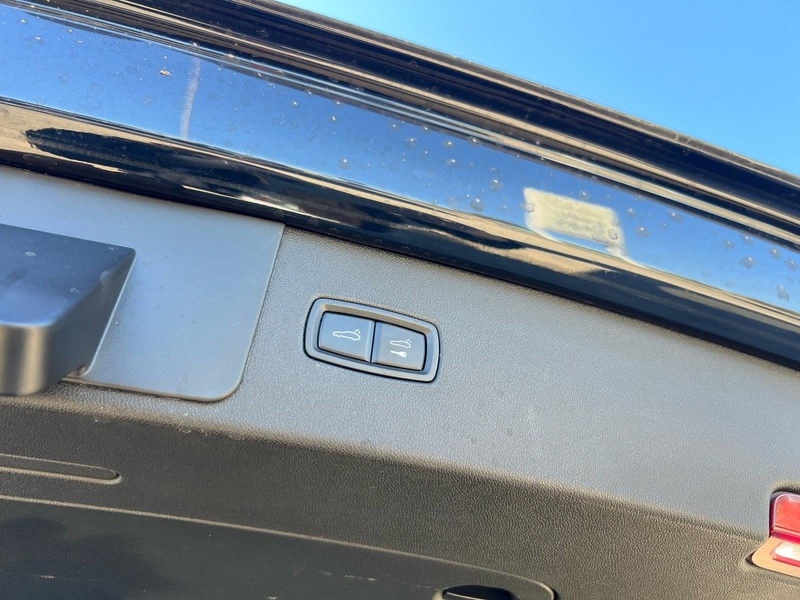 2023 Porsche Cayenne Base