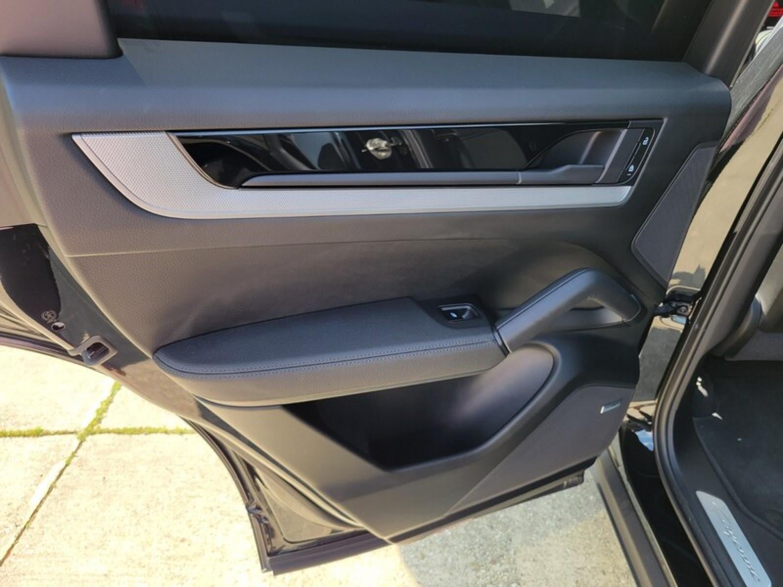 2025 Porsche Cayenne Base